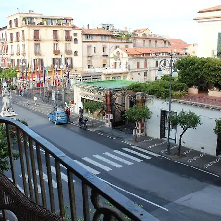 Hotel Piazza Tasso Relais 2*