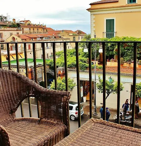 Piazza Tasso Relais فندق سورينتو