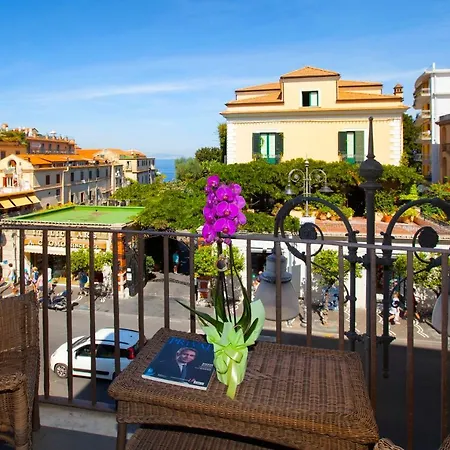Frühstückspension Piazza Tasso Relais 2*