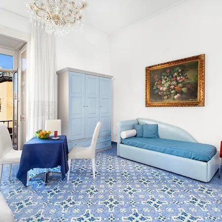 호텔 Piazza Tasso Relais 2*