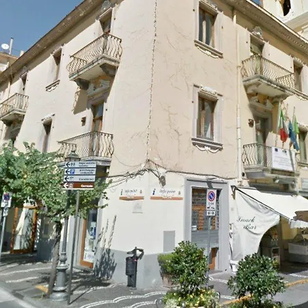 Piazza Tasso Relais