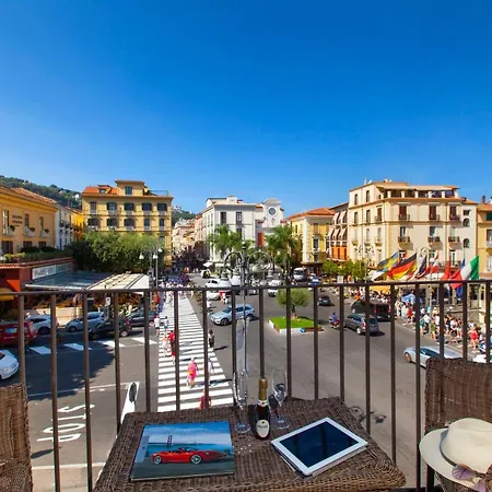 호텔 Piazza Tasso Relais 2*