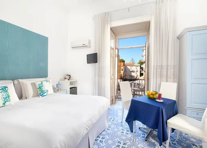 Hotel Piazza Tasso Relais 2*